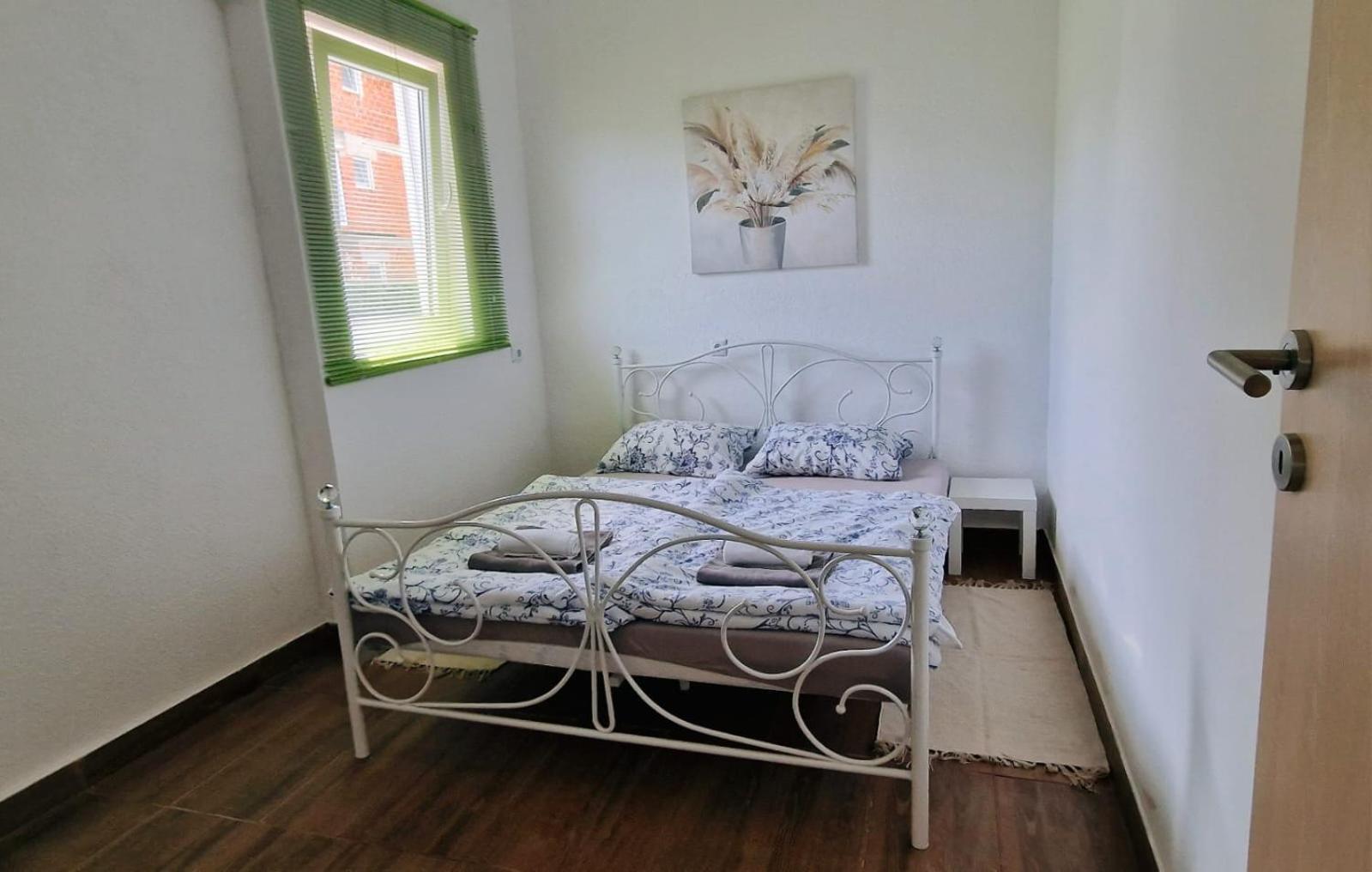 Apartman Lena Tusilovic Exterior photo